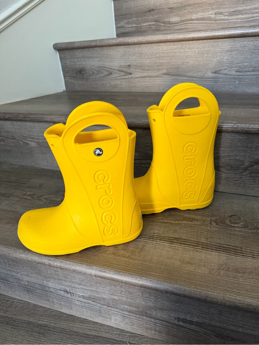 Crocs yellow rain boots size juniors 3
